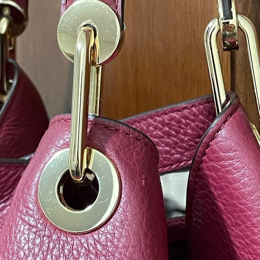 Michael Kors  Burgundy pebbled leather shoulder bag with three compartment - Picture 6 of 10